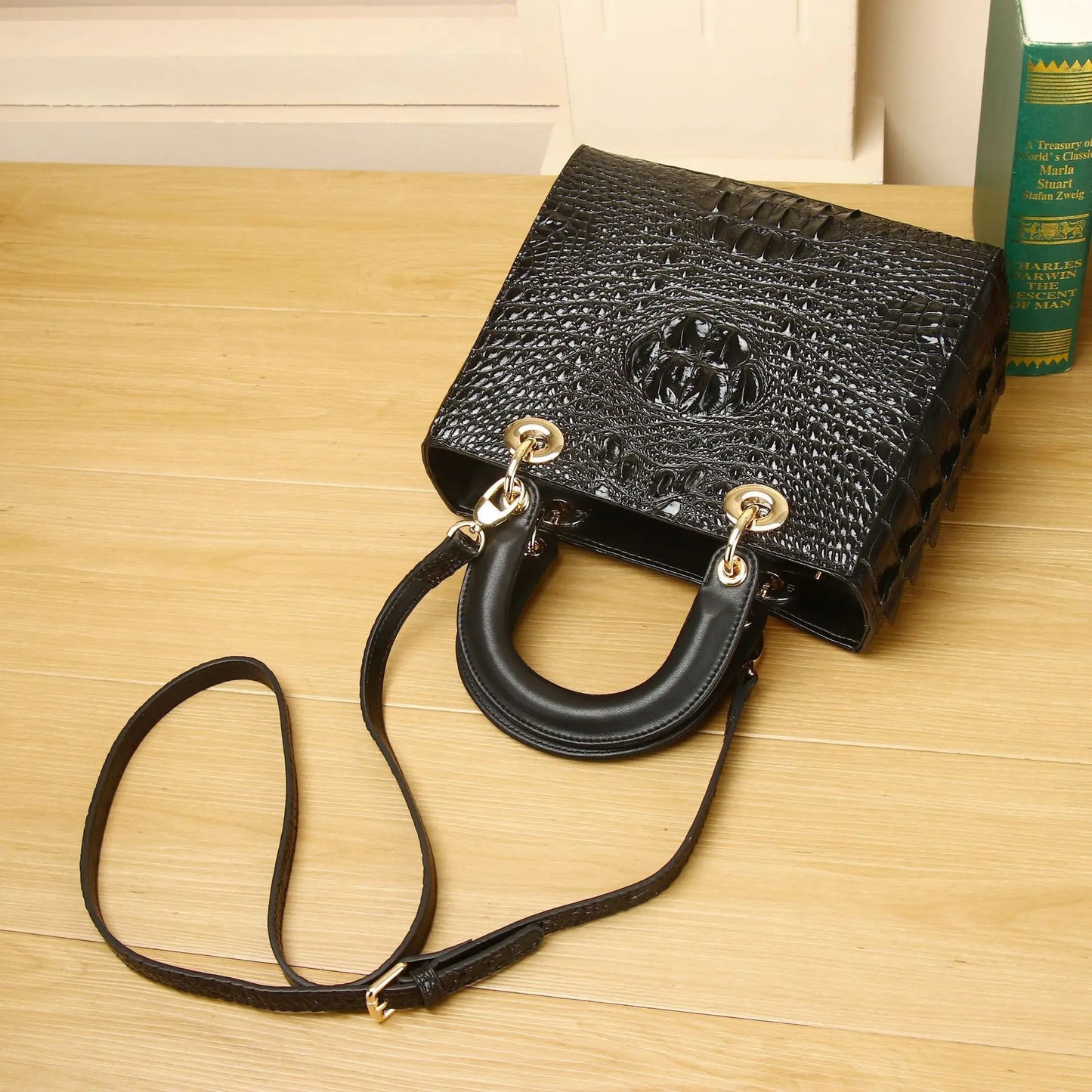 Boutique Premium Feel (for Exclusive Collection)
New Crocodile Pattern Luxury Designer Handbag for Women – Genuine Leather Shoulder & Crossbody Bag | HollandLuxeGlobal.com Exclusive