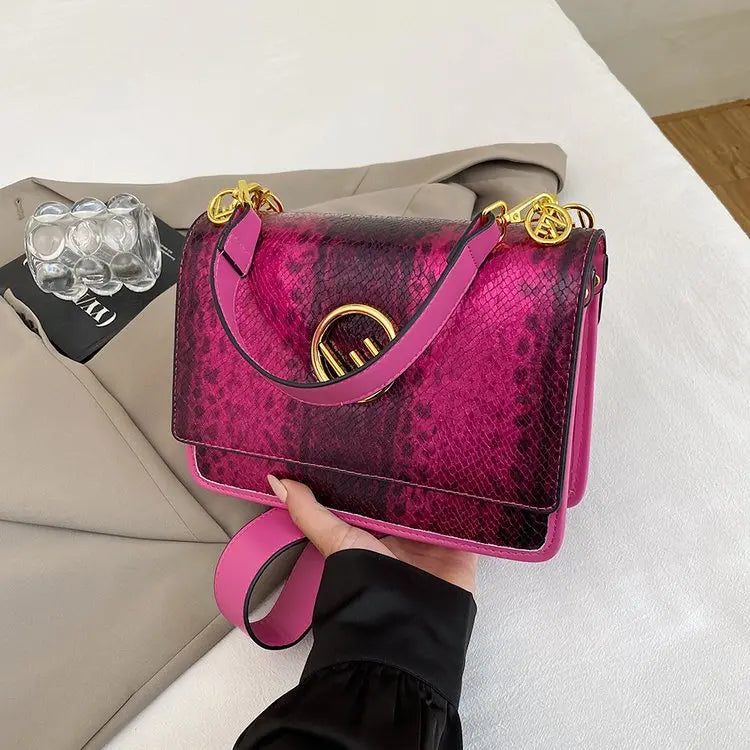 Classic Elegant Ladies Tote Bag – Luxury Leather Women’s Handbag by Famous Designer, Timeless Style from a Popular Luxury Brand | HollandLuxeGlobal.com Exclusive Collector’s Item