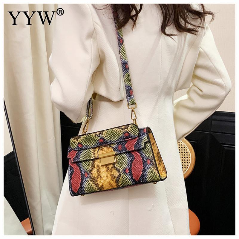 Make a bold statement with this Snakeskin Pattern Luxury Women’s Bag 2023, crafted from premium PU leather with a modern square silhouette. A chic designer tote and crossbody — perfect for confident, fashionable women.

h