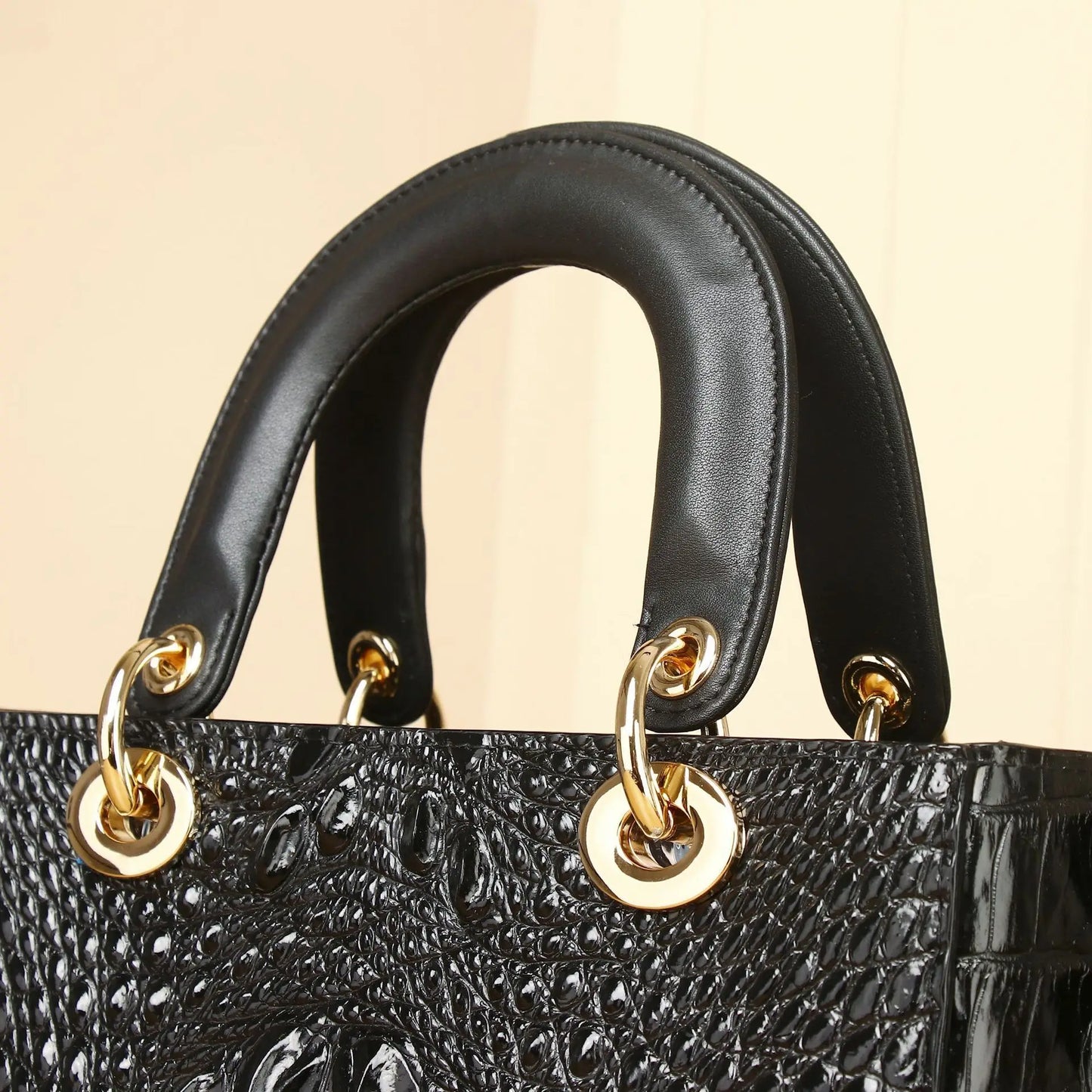 Boutique Premium Feel (for Exclusive Collection)
New Crocodile Pattern Luxury Designer Handbag for Women – Genuine Leather Shoulder & Crossbody Bag | HollandLuxeGlobal.com Exclusive