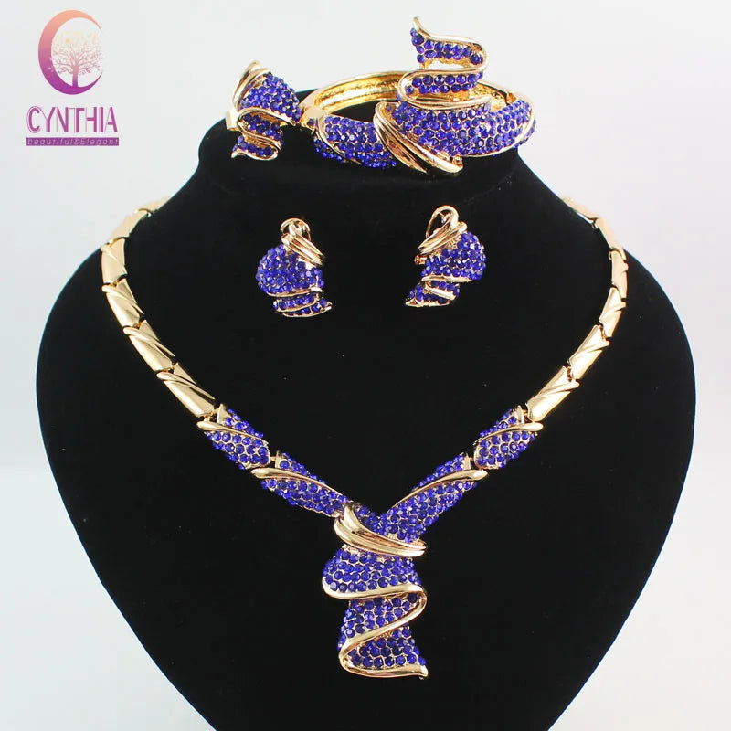 Celebrate elegance and tradition with this African Beads Jewelry Set for Women, a hollandluxeglobal.com bestseller designed to complete any bridal or party look.