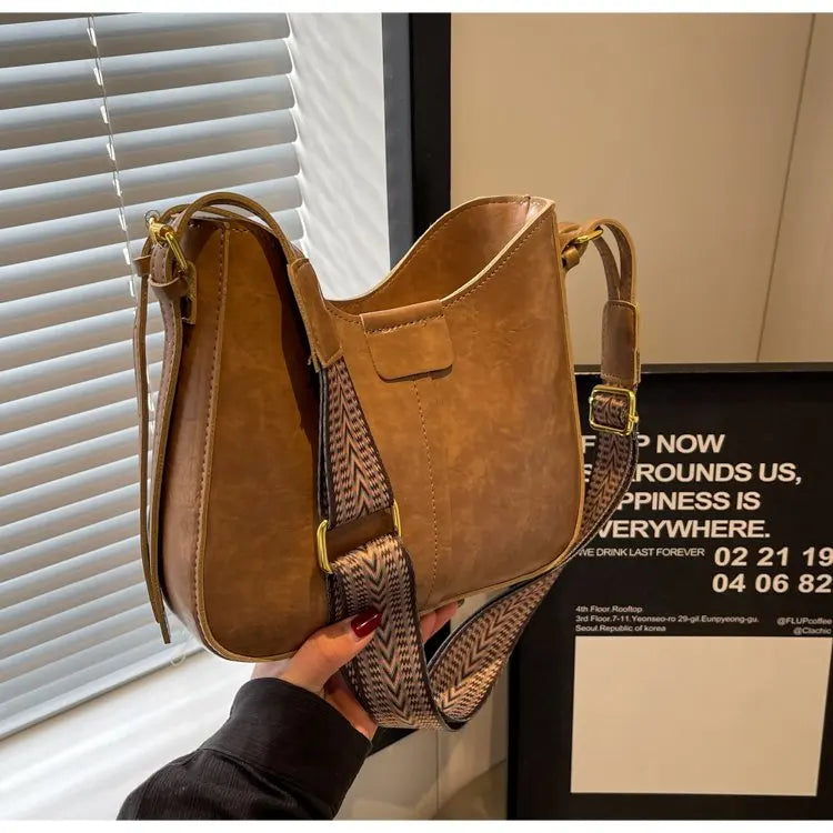 👜 Vintage Style Elegant Handbag for Ladies with Shoulder Strap and Premium Leather Construction | HollandLuxeGlobal.com Exclusive Collector’s Item