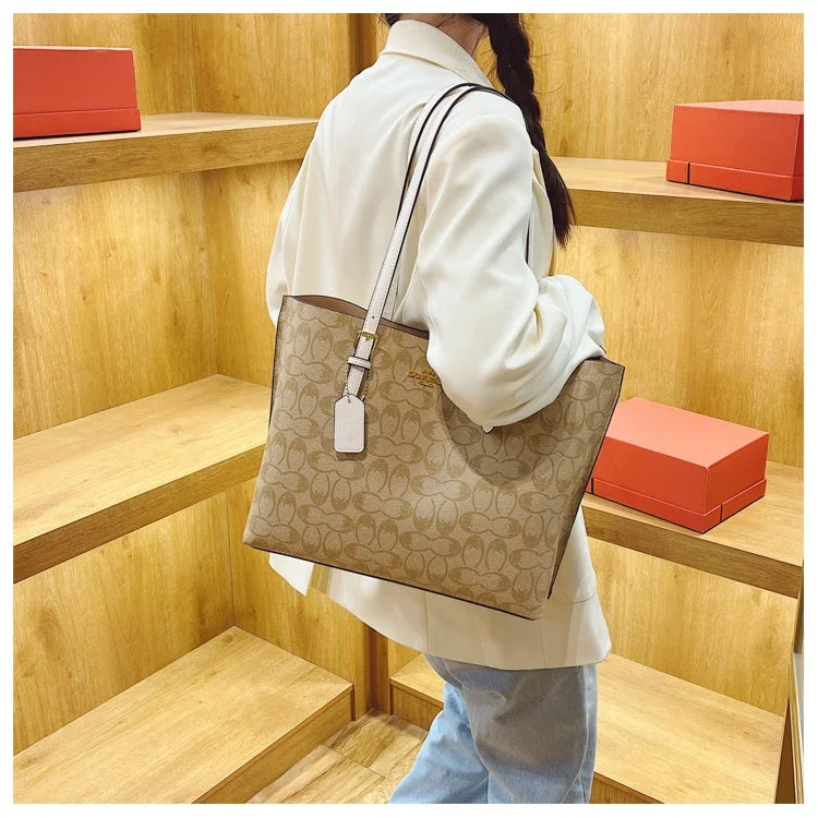 Boutique Premium Feel
Luxury Designer-Inspired Leather Crossbody Bag for Women – Elegant Shoulder Handbag | HollandLuxeGlobal.com Exclusive