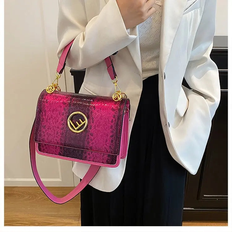 Classic Elegant Ladies Tote Bag – Luxury Leather Women’s Handbag by Famous Designer, Timeless Style from a Popular Luxury Brand | HollandLuxeGlobal.com Exclusive Collector’s Item