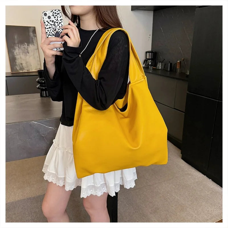 👜 Vintage Inspired Luxury Purse Bag Elegant for Women Featuring Fashionable Logo and Leather Style | HollandLuxeGlobal.com Exclusive Collector’s Item