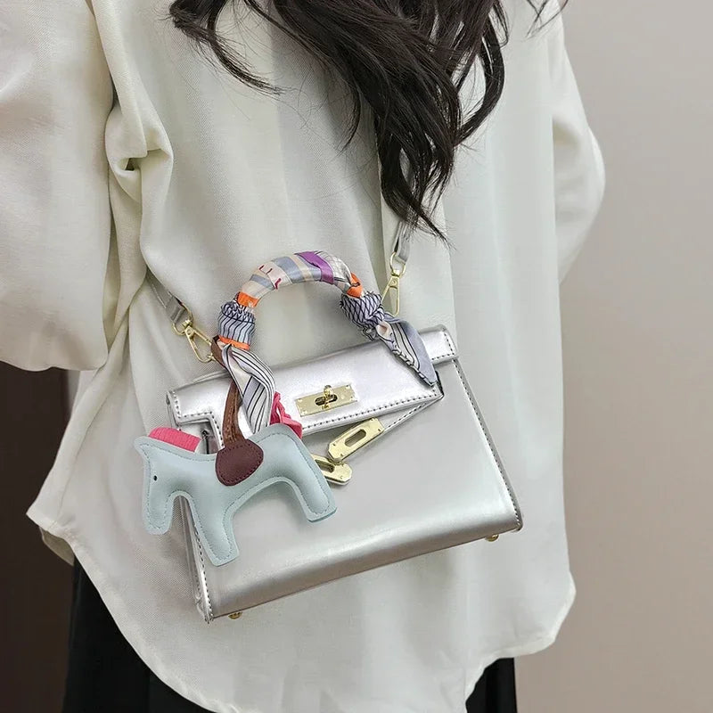 Classic Leather Tote Bag for Ladies | Spacious Interior Luxury Handbag | Famous Designer-Inspired Style | HollandLuxeGlobal.com Exclusive Collector’s Item