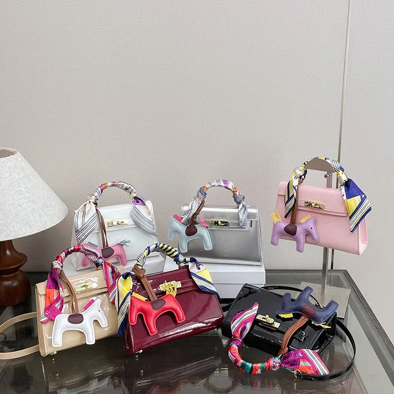 Classic Leather Tote Bag for Ladies | Spacious Interior Luxury Handbag | Famous Designer-Inspired Style | HollandLuxeGlobal.com Exclusive Collector’s Item