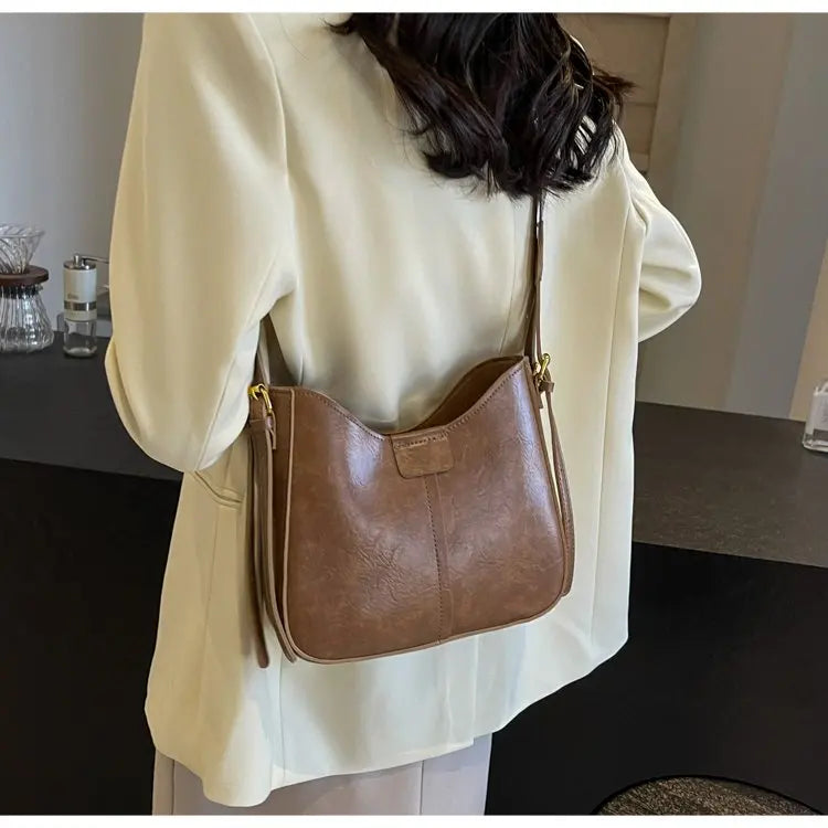 👜 Vintage Style Elegant Handbag for Ladies with Shoulder Strap and Premium Leather Construction | HollandLuxeGlobal.com Exclusive Collector’s Item