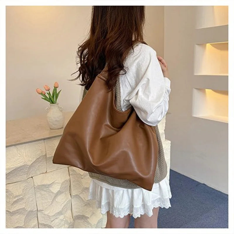 👜 Vintage Inspired Luxury Purse Bag Elegant for Women Featuring Fashionable Logo and Leather Style | HollandLuxeGlobal.com Exclusive Collector’s Item