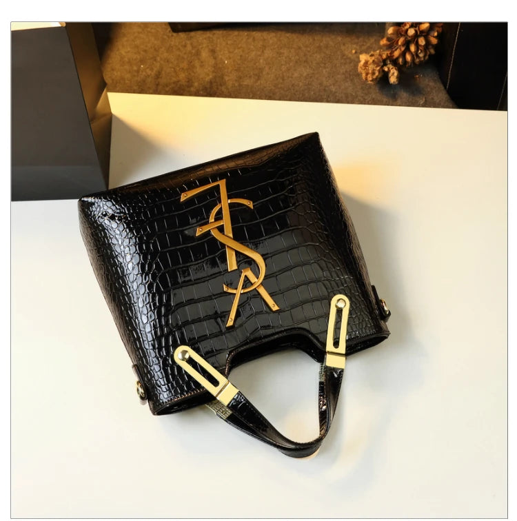 Add a touch of elegance to your style with this Women’s Crocodile Pattern Tote Bag, crafted from luxury microfiber leather in a stunning gradient color finish. Spacious, stylish, and versatile