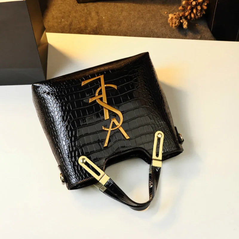 Add a touch of elegance to your style with this Women’s Crocodile Pattern Tote Bag, crafted from luxury microfiber leather in a stunning gradient color finish. Spacious, stylish, and versatile