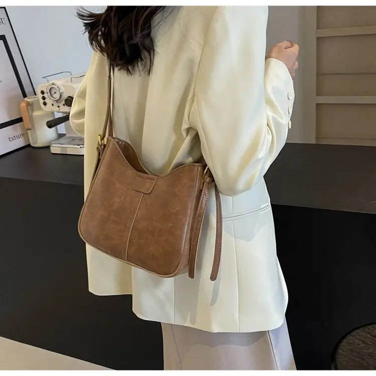 👜 Vintage Style Elegant Handbag for Ladies with Shoulder Strap and Premium Leather Construction | HollandLuxeGlobal.com Exclusive Collector’s Item