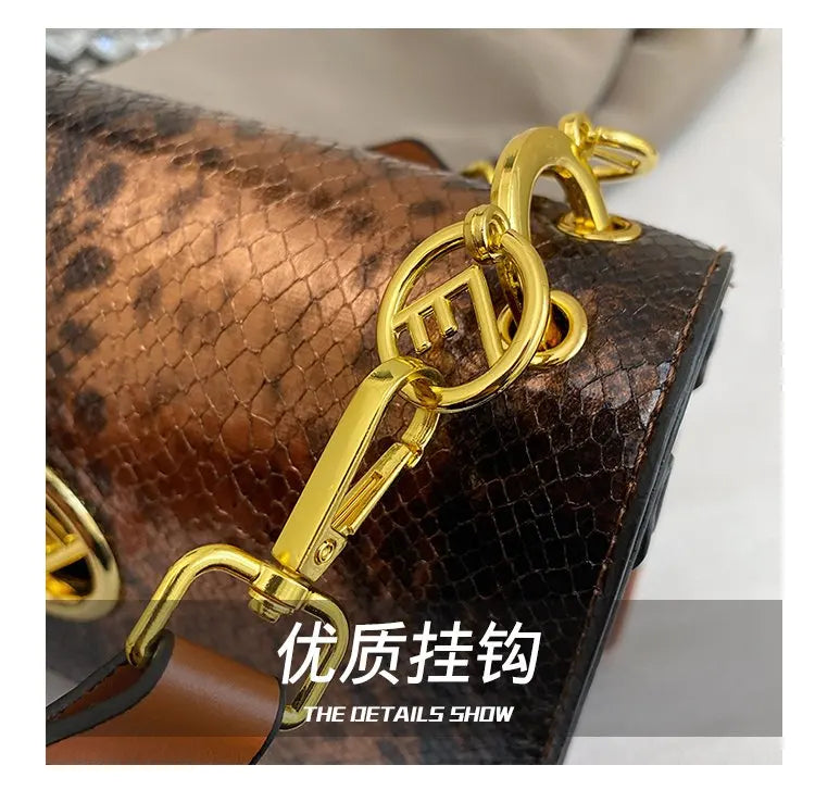 Classic Elegant Ladies Tote Bag – Luxury Leather Women’s Handbag by Famous Designer, Timeless Style from a Popular Luxury Brand | HollandLuxeGlobal.com Exclusive Collector’s Item