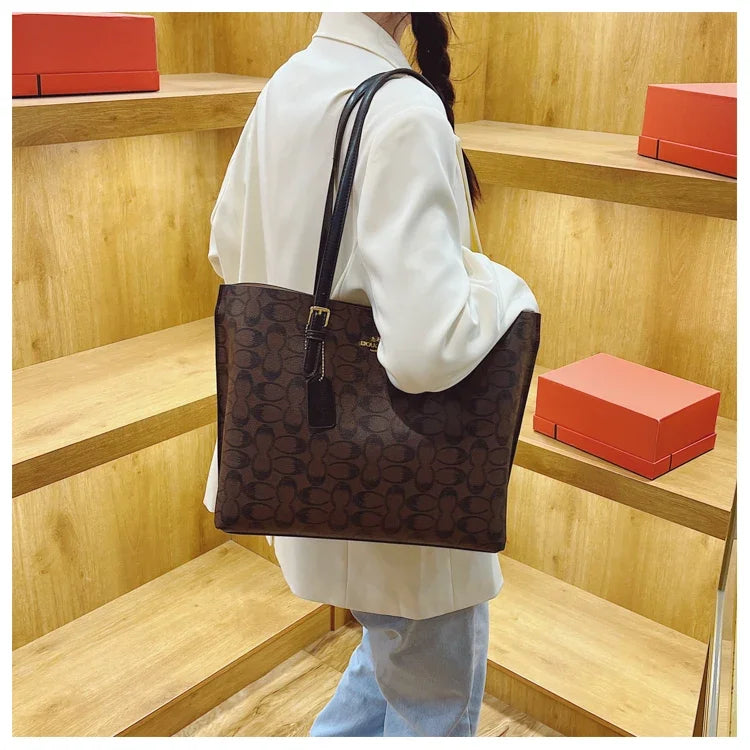 Boutique Premium Feel
Luxury Designer-Inspired Leather Crossbody Bag for Women – Elegant Shoulder Handbag | HollandLuxeGlobal.com Exclusive