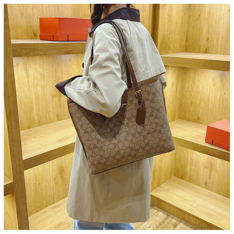 Boutique Premium Feel
Luxury Designer-Inspired Leather Crossbody Bag for Women – Elegant Shoulder Handbag | HollandLuxeGlobal.com Exclusive