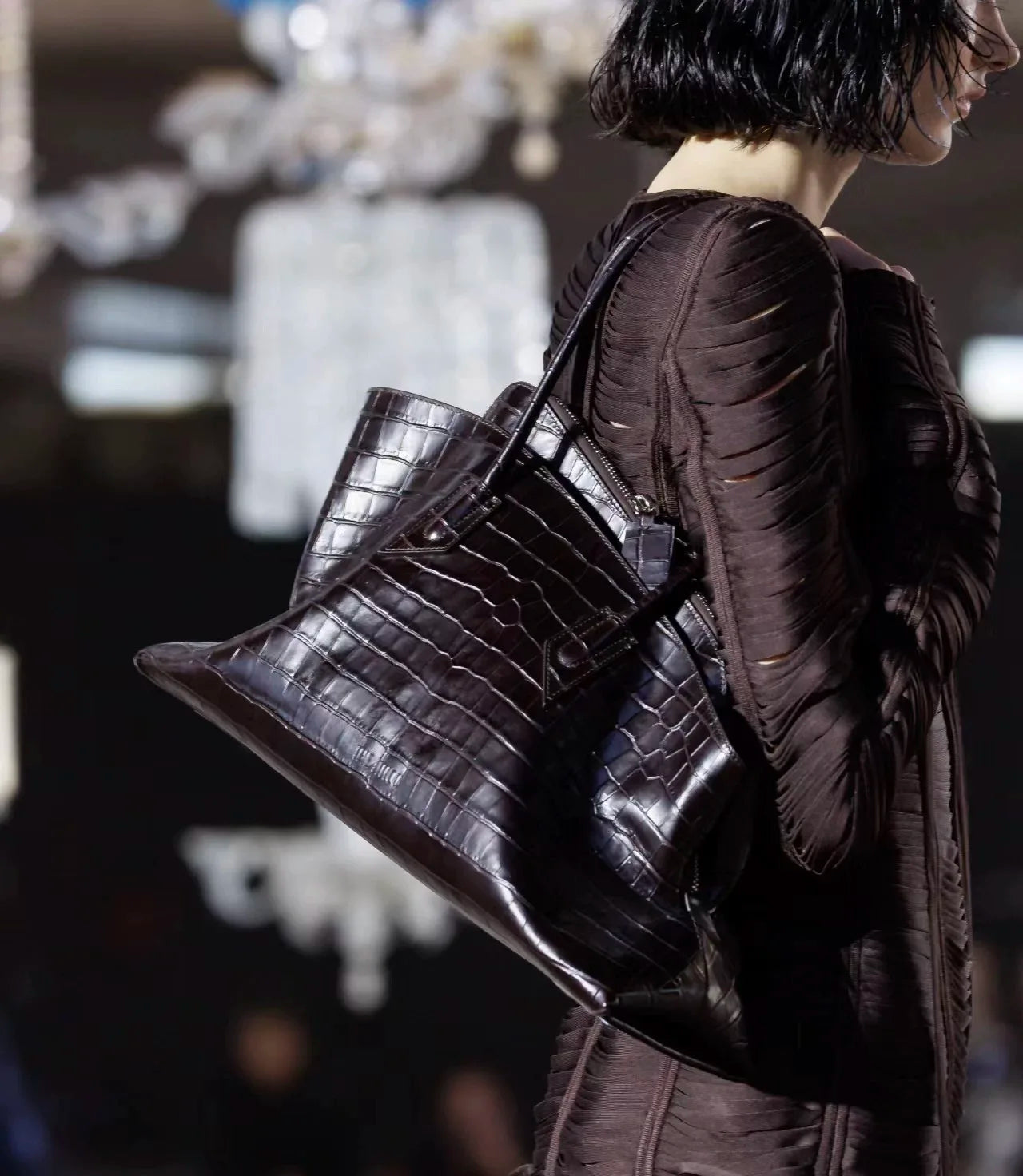 Crocodile Pattern Genuine Leather Luxury Handbag – High Quality Alligator-Style Large Capacity Women’s Tote & Shoulder Crossbody Bag | HollandLuxeGlobal.com Exclusive Collector’s Item