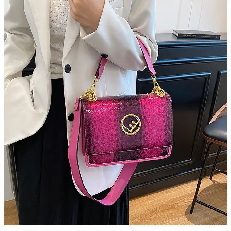 Classic Elegant Ladies Tote Bag – Luxury Leather Women’s Handbag by Famous Designer, Timeless Style from a Popular Luxury Brand | HollandLuxeGlobal.com Exclusive Collector’s Item