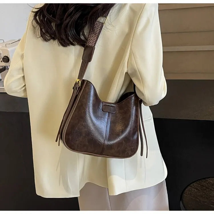 👜 Vintage Style Elegant Handbag for Ladies with Shoulder Strap and Premium Leather Construction | HollandLuxeGlobal.com Exclusive Collector’s Item