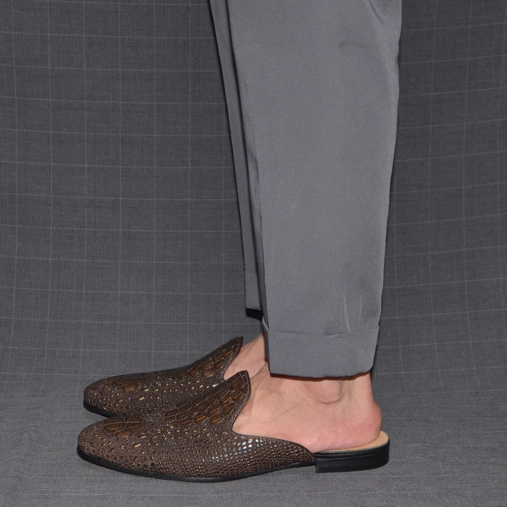 Boutique Premium Feel (for your Exclusive Collection)
Handcrafted Men’s Genuine Cowhide Leather Mules – Luxury Crocodile Pattern Slip-On Pointed Toe Loafers | HollandLuxeGlobal.com Exclusive