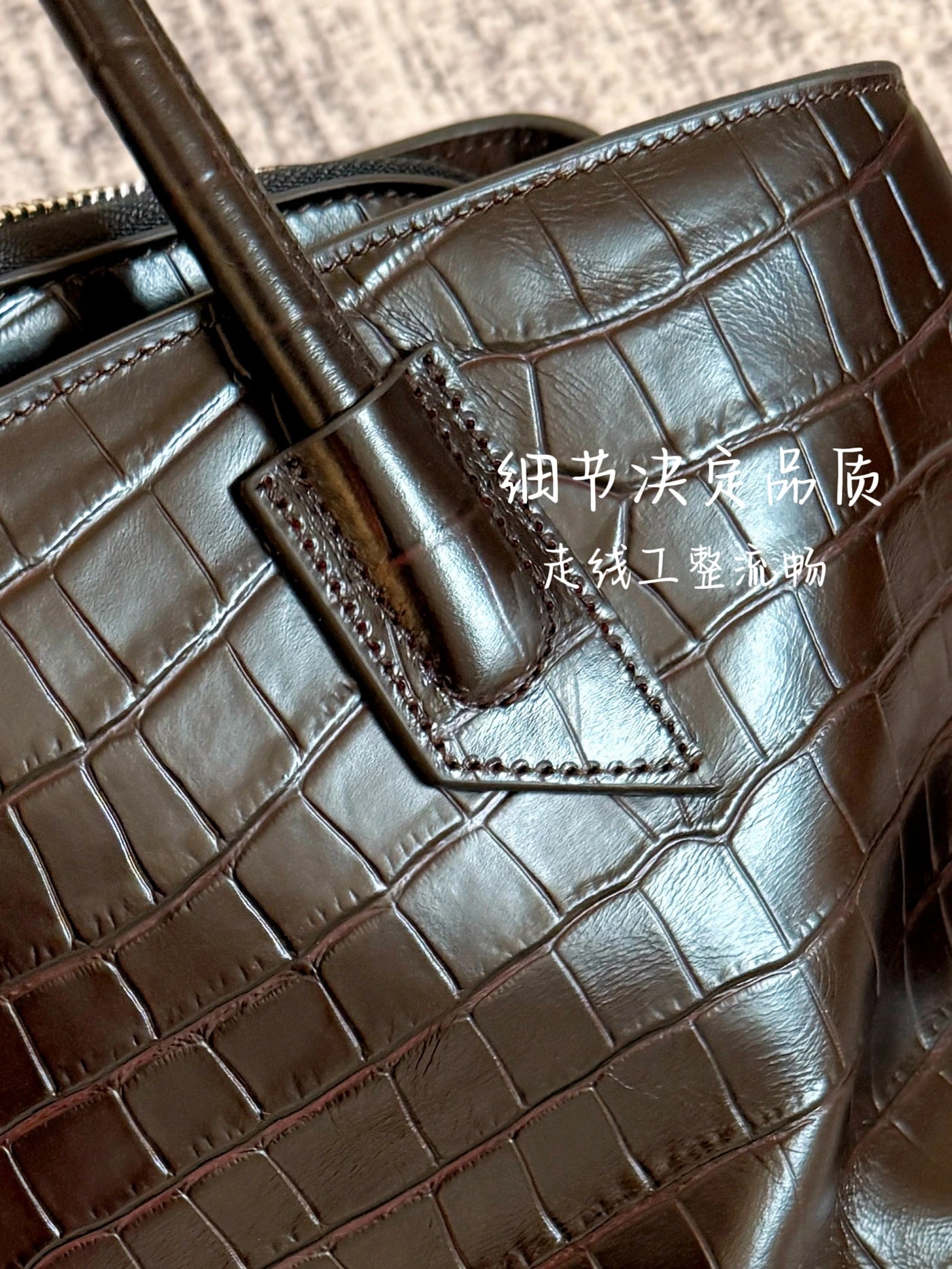 Crocodile Pattern Genuine Leather Luxury Handbag – High Quality Alligator-Style Large Capacity Women’s Tote & Shoulder Crossbody Bag | HollandLuxeGlobal.com Exclusive Collector’s Item