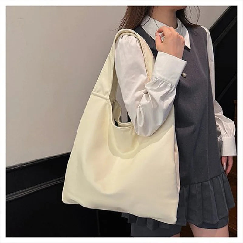 👜 Vintage Inspired Luxury Purse Bag Elegant for Women Featuring Fashionable Logo and Leather Style | HollandLuxeGlobal.com Exclusive Collector’s Item