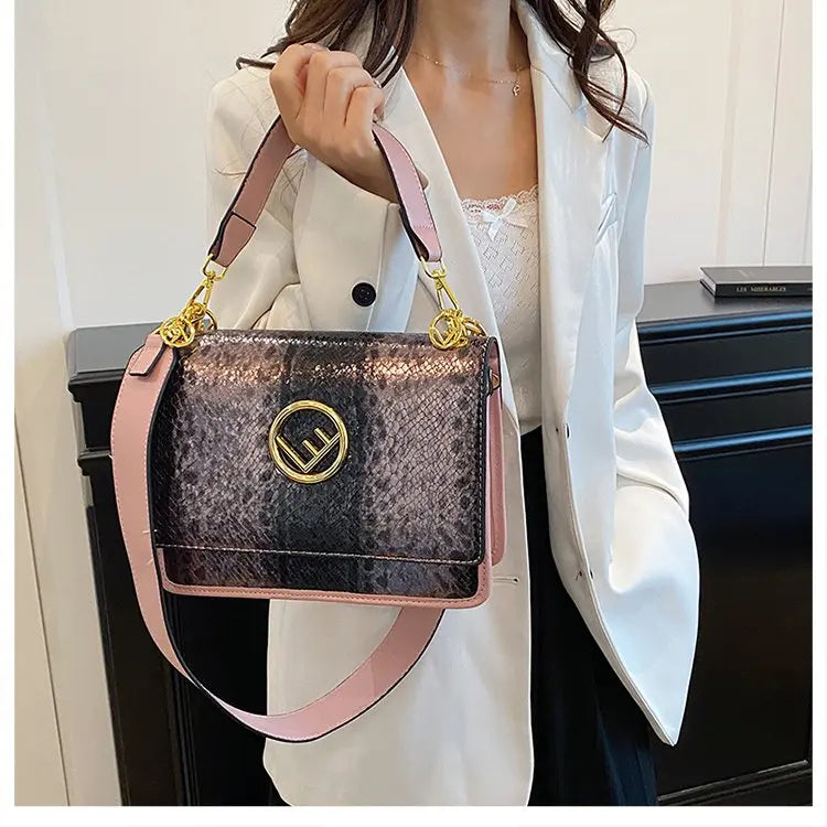 Classic Elegant Ladies Tote Bag – Luxury Leather Women’s Handbag by Famous Designer, Timeless Style from a Popular Luxury Brand | HollandLuxeGlobal.com Exclusive Collector’s Item