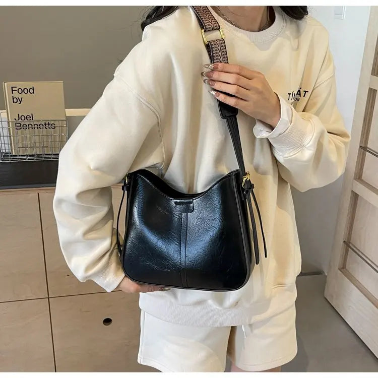 👜 Vintage Style Elegant Handbag for Ladies with Shoulder Strap and Premium Leather Construction | HollandLuxeGlobal.com Exclusive Collector’s Item