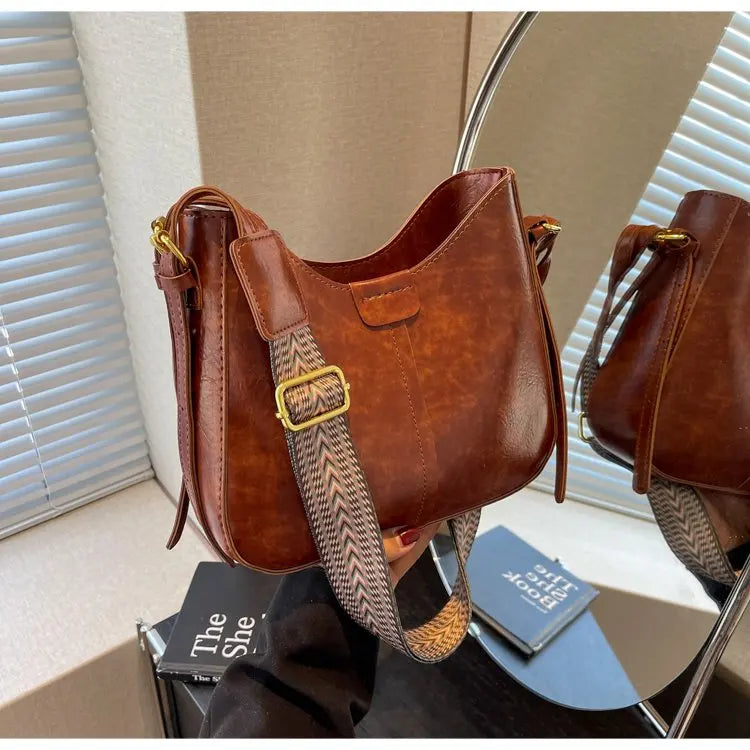 👜 Vintage Style Elegant Handbag for Ladies with Shoulder Strap and Premium Leather Construction | HollandLuxeGlobal.com Exclusive Collector’s Item