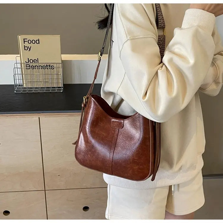 👜 Vintage Style Elegant Handbag for Ladies with Shoulder Strap and Premium Leather Construction | HollandLuxeGlobal.com Exclusive Collector’s Item