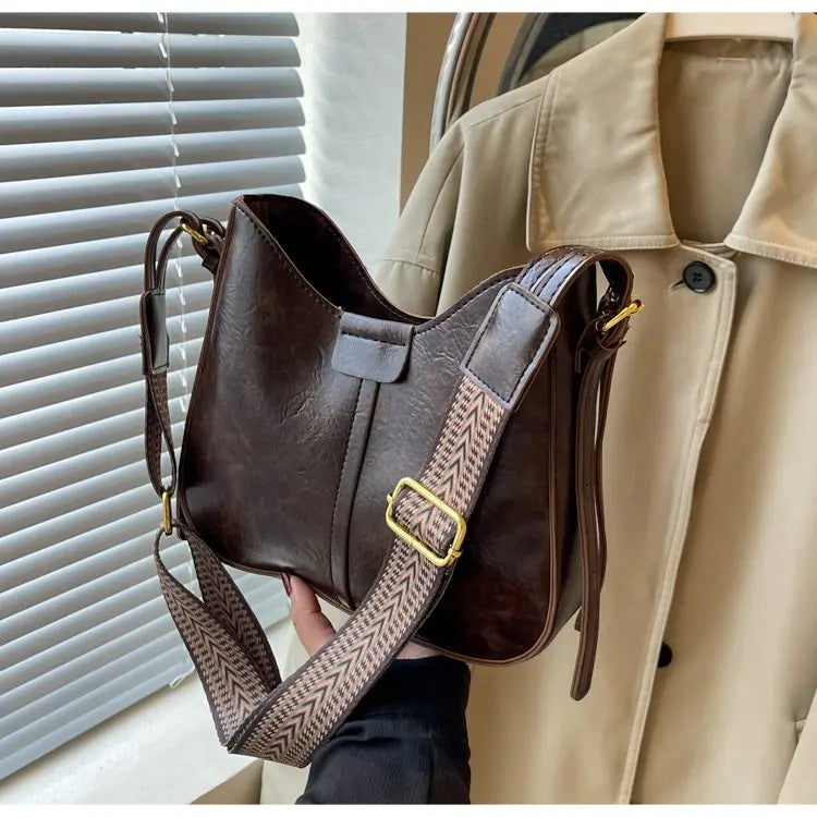 👜 Vintage Style Elegant Handbag for Ladies with Shoulder Strap and Premium Leather Construction | HollandLuxeGlobal.com Exclusive Collector’s Item