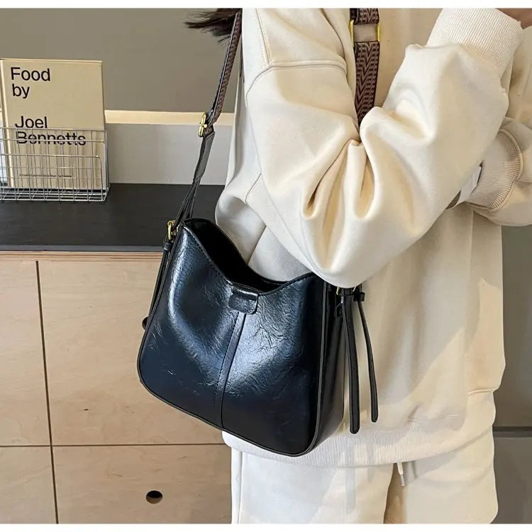 👜 Vintage Style Elegant Handbag for Ladies with Shoulder Strap and Premium Leather Construction | HollandLuxeGlobal.com Exclusive Collector’s Item