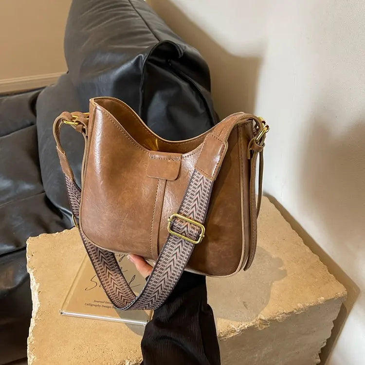 👜 Vintage Style Elegant Handbag for Ladies with Shoulder Strap and Premium Leather Construction | HollandLuxeGlobal.com Exclusive Collector’s Item