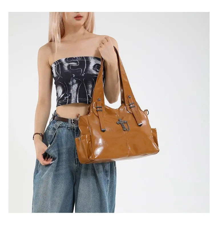 Elegant Tote Bags in Luxurious Leather for Women | Spacious Main Compartment & Refined Side Pockets | Perfect for Office, Travel & Gym | HollandLuxeGlobal.com Exclusive Collector’s Item