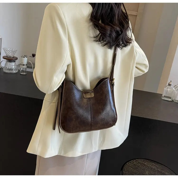 👜 Vintage Style Elegant Handbag for Ladies with Shoulder Strap and Premium Leather Construction | HollandLuxeGlobal.com Exclusive Collector’s Item
