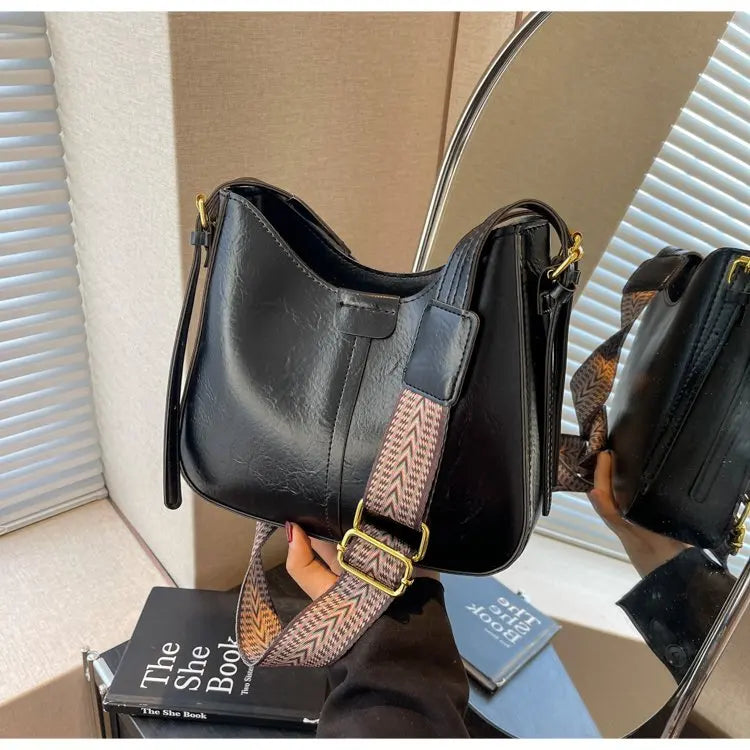 👜 Vintage Style Elegant Handbag for Ladies with Shoulder Strap and Premium Leather Construction | HollandLuxeGlobal.com Exclusive Collector’s Item