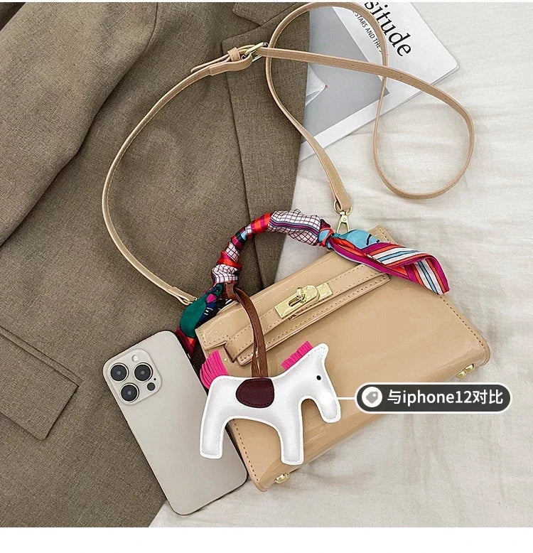 Classic Leather Tote Bag for Ladies | Spacious Interior Luxury Handbag | Famous Designer-Inspired Style | HollandLuxeGlobal.com Exclusive Collector’s Item