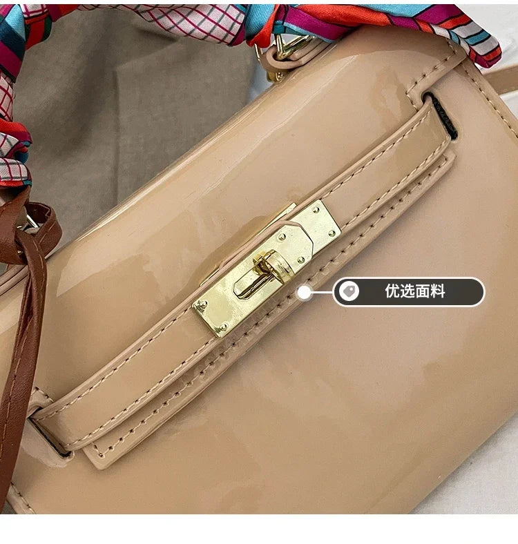 Classic Leather Tote Bag for Ladies | Spacious Interior Luxury Handbag | Famous Designer-Inspired Style | HollandLuxeGlobal.com Exclusive Collector’s Item