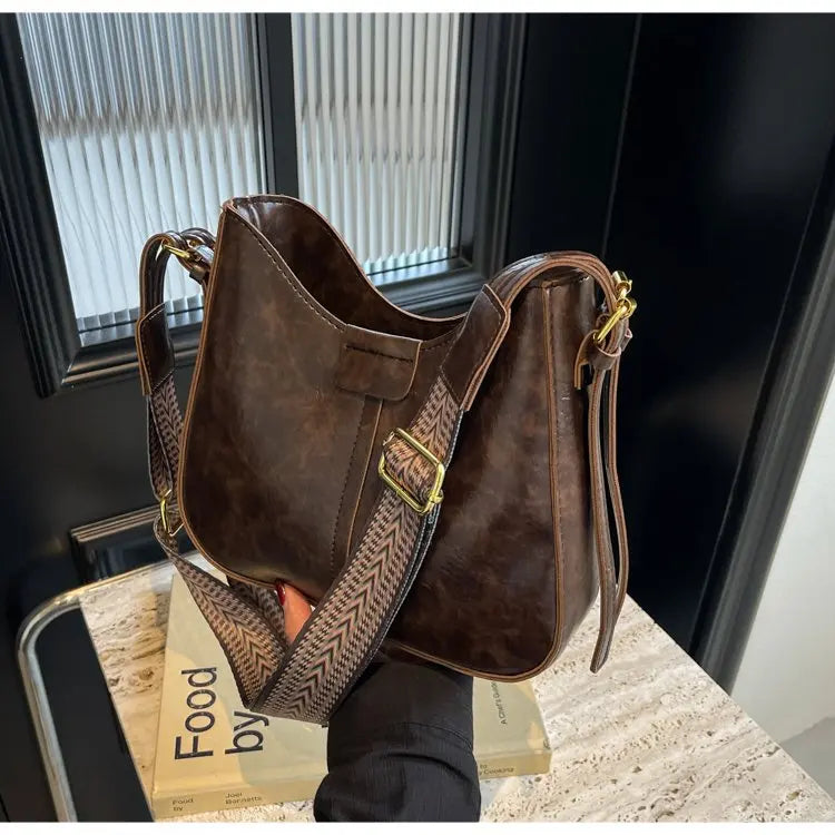 👜 Vintage Style Elegant Handbag for Ladies with Shoulder Strap and Premium Leather Construction | HollandLuxeGlobal.com Exclusive Collector’s Item