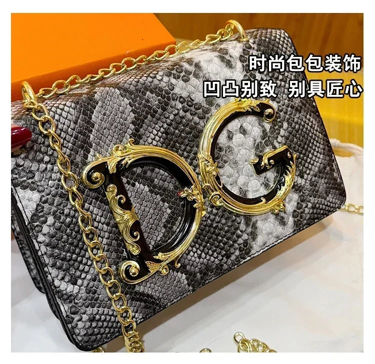 Elegant. Timeless. Functional.
This premium leather tote blends vintage charm with modern luxury — your perfect everyday statement.

HollandLuxeGlobal.com Exclusive Collector’s Item