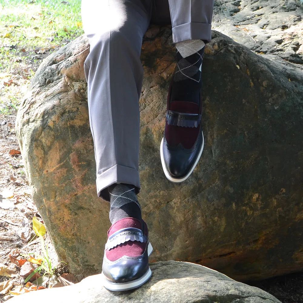 1.	HollandLuxe Exclusive – European Cow Suede Leather Wingtip Loafers
	2.	Luxury Men’s Sneakers-Loafers – Genuine Leather with Tassel Detail
	3.	Collector’s Edition Suede Wingtip Slip-On – Business & Casual Elegance