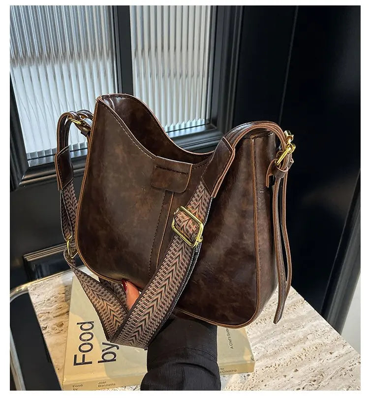 👜 Vintage Style Elegant Handbag for Ladies with Shoulder Strap and Premium Leather Construction | HollandLuxeGlobal.com Exclusive Collector’s Item