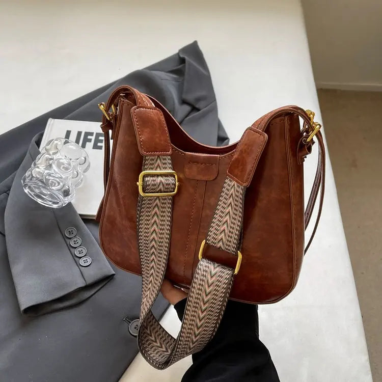 👜 Vintage Style Elegant Handbag for Ladies with Shoulder Strap and Premium Leather Construction | HollandLuxeGlobal.com Exclusive Collector’s Item