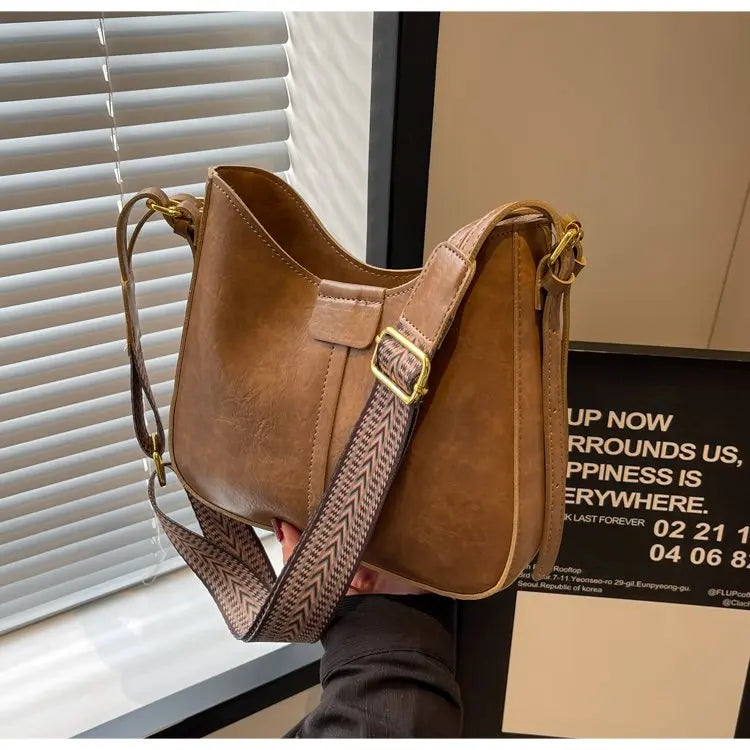 👜 Vintage Style Elegant Handbag for Ladies with Shoulder Strap and Premium Leather Construction | HollandLuxeGlobal.com Exclusive Collector’s Item