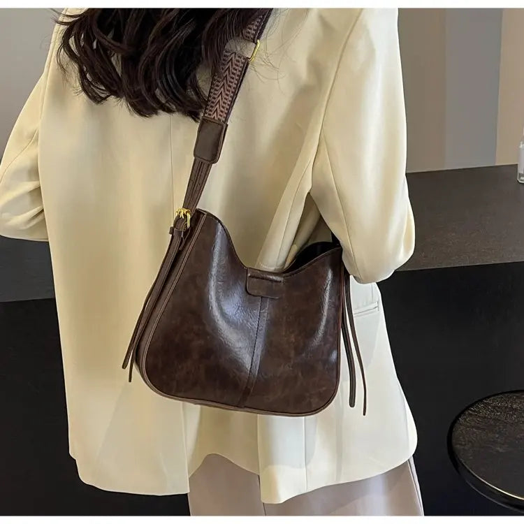 👜 Vintage Style Elegant Handbag for Ladies with Shoulder Strap and Premium Leather Construction | HollandLuxeGlobal.com Exclusive Collector’s Item