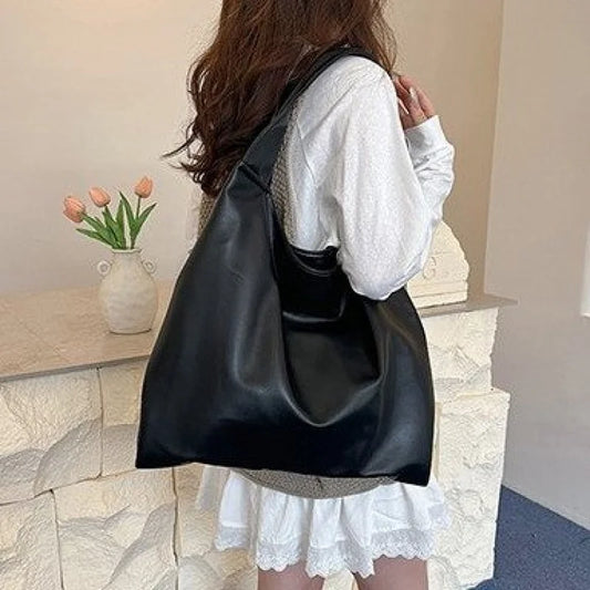 👜 Vintage Inspired Luxury Purse Bag Elegant for Women Featuring Fashionable Logo and Leather Style | HollandLuxeGlobal.com Exclusive Collector’s Item