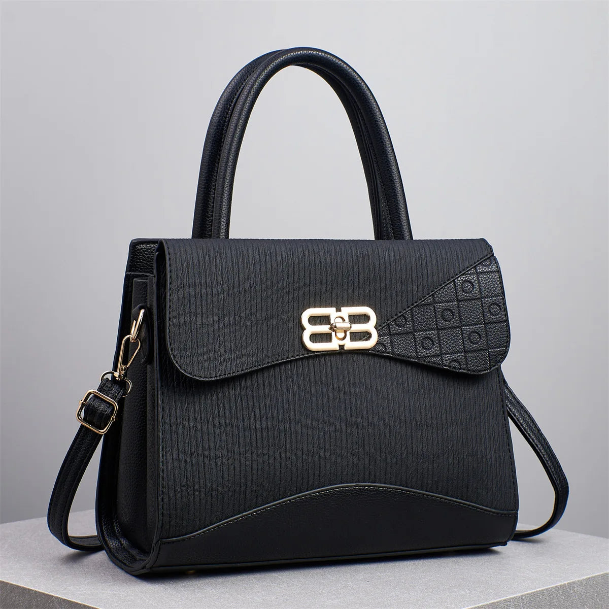 Step into elegance with the Étoile Embossed Tote, a distinguished piece from the Holland Luxe Global Collectors’ Series. Designed with a spacious interior and refined embossed texture, this versatile handbag blends sophist