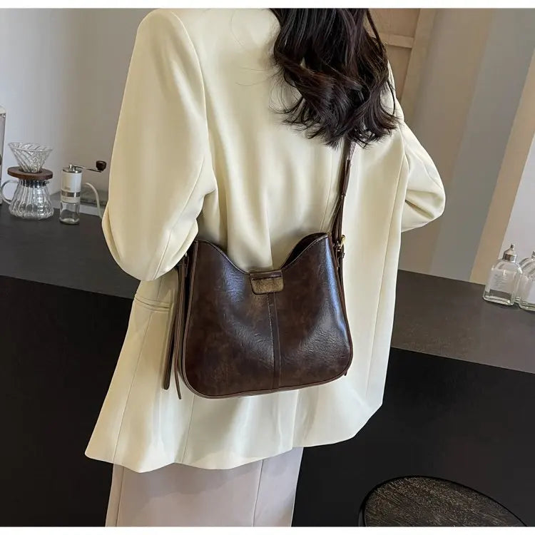 👜 Vintage Style Elegant Handbag for Ladies with Shoulder Strap and Premium Leather Construction | HollandLuxeGlobal.com Exclusive Collector’s Item